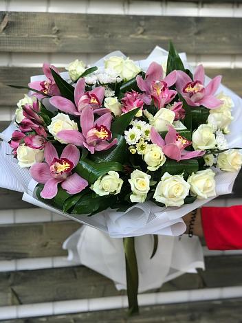Букет цветов из: Розы и Хризантемы в Вольно-Донской