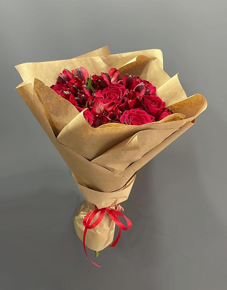 Букет цветов из: Альстромерии и Розы в Вольно-Донской