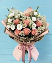 Букет цветов из:  Розы, Альстромерии и Лизиантусы в Вольно-Донской