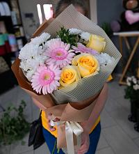 Букет цветов из:  Герберы, Розы и Хризантемы в Вольно-Донской