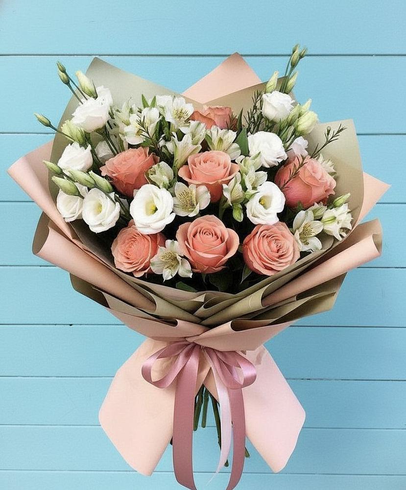 Букет цветов из: Розы, Альстромерии и Лизиантусы в Вольно-Донской