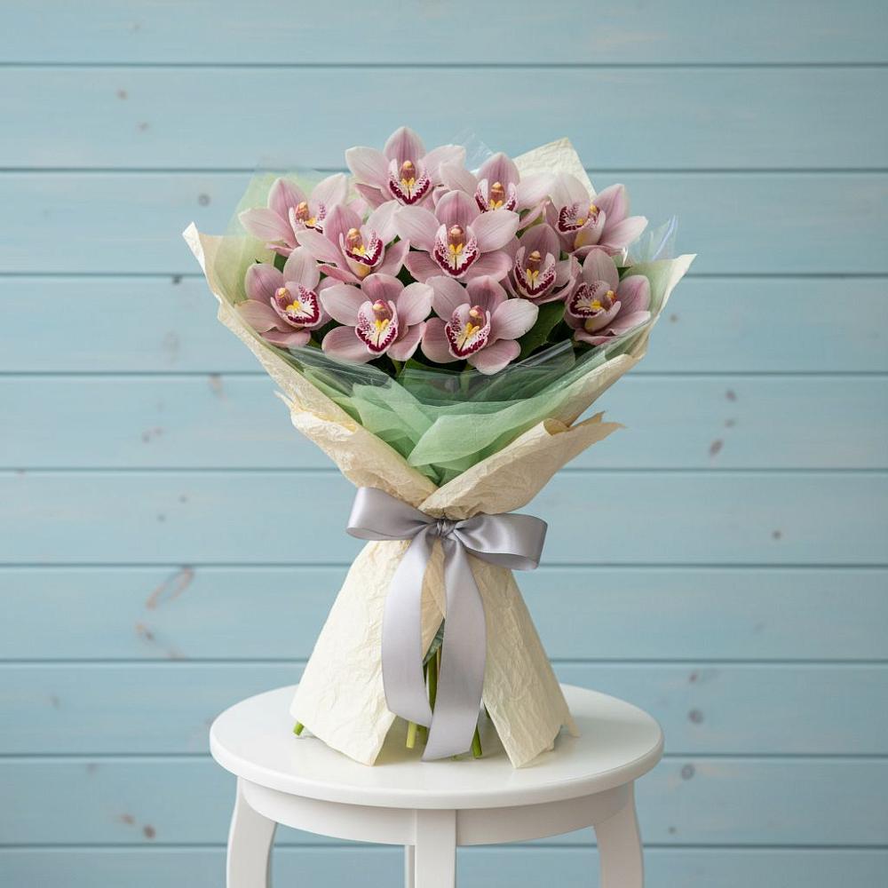 Букет цветов из: Орхидеи и Розы в Вольно-Донской