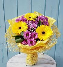 Букет цветов из:  Хризантемы и Герберы в Вольно-Донской