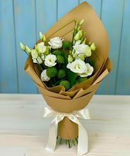 Букет цветов из:  Хризантемы и Лизиантусы в Вольно-Донской