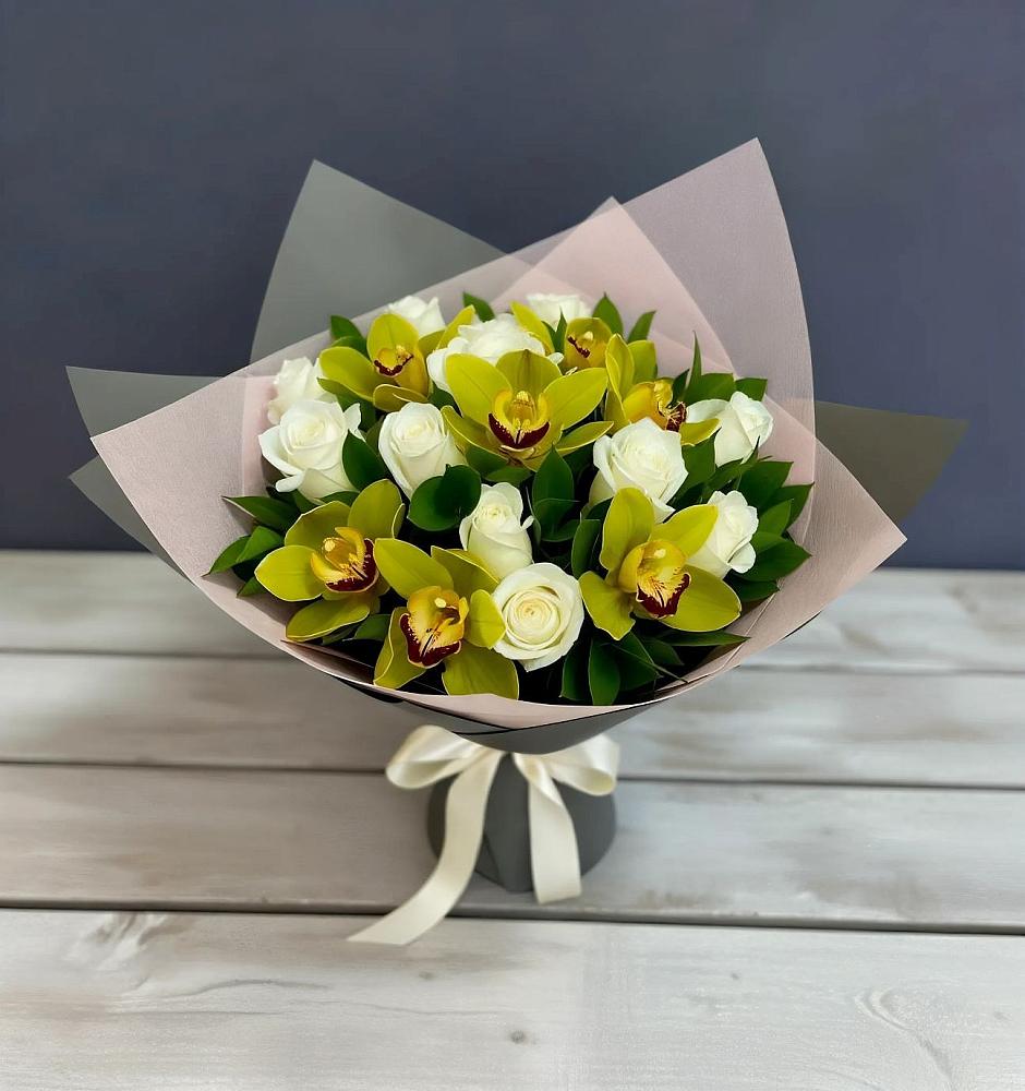 Букет цветов из: Орхидеи и Розы в Вольно-Донской