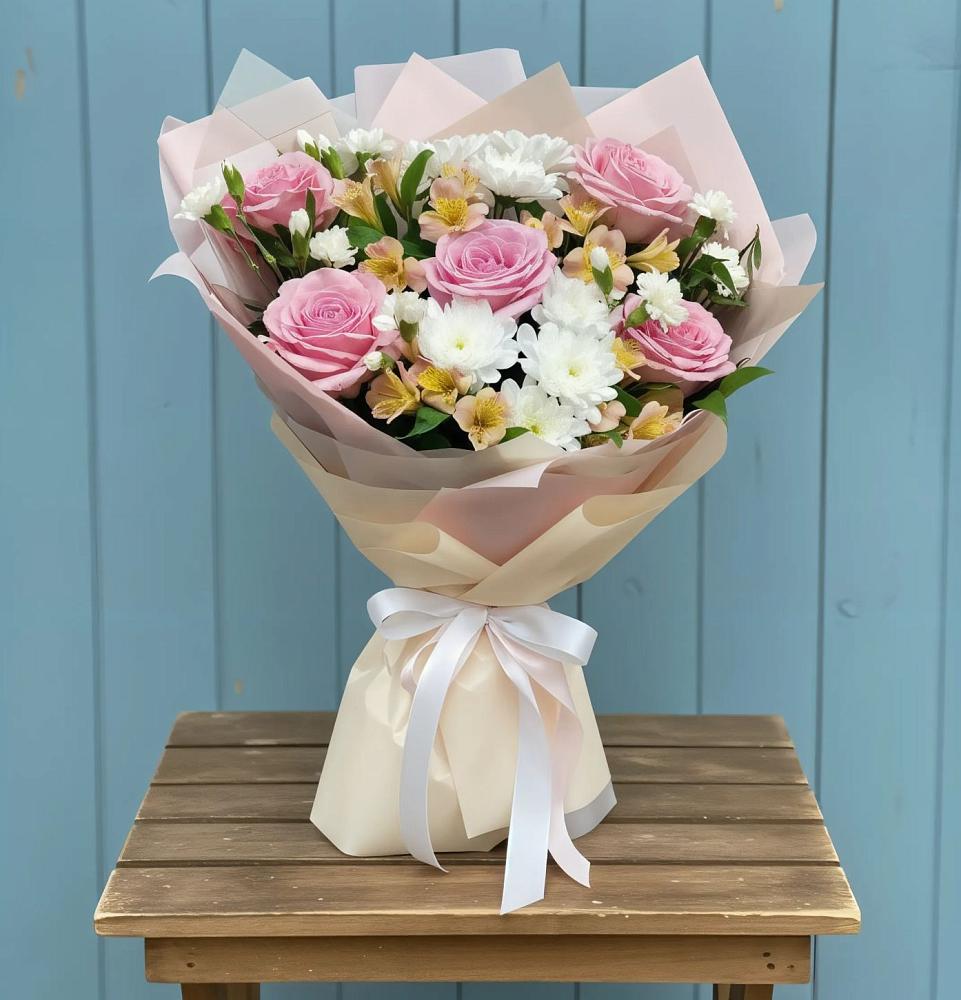 Букет цветов из: Гвоздики, Орхидеи и Розы в Вольно-Донской