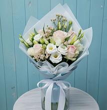 Букет цветов из:  Розы и Лизиантусы в Вольно-Донской