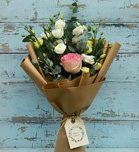 Букет цветов из:  Розы и Лизиантусы в Вольно-Донской