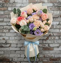 Букет цветов из:  Розы, Лизиантусы и Гвоздики в Вольно-Донской