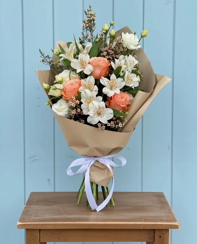 Букет цветов из: Альстромерии, Лизиантусы, Розы и Хризантемы в Вольно-Донской